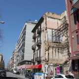 Il �buco� presente tra due palazzi situati quasi ad angolo tra piazza Umberto e via Davanzati